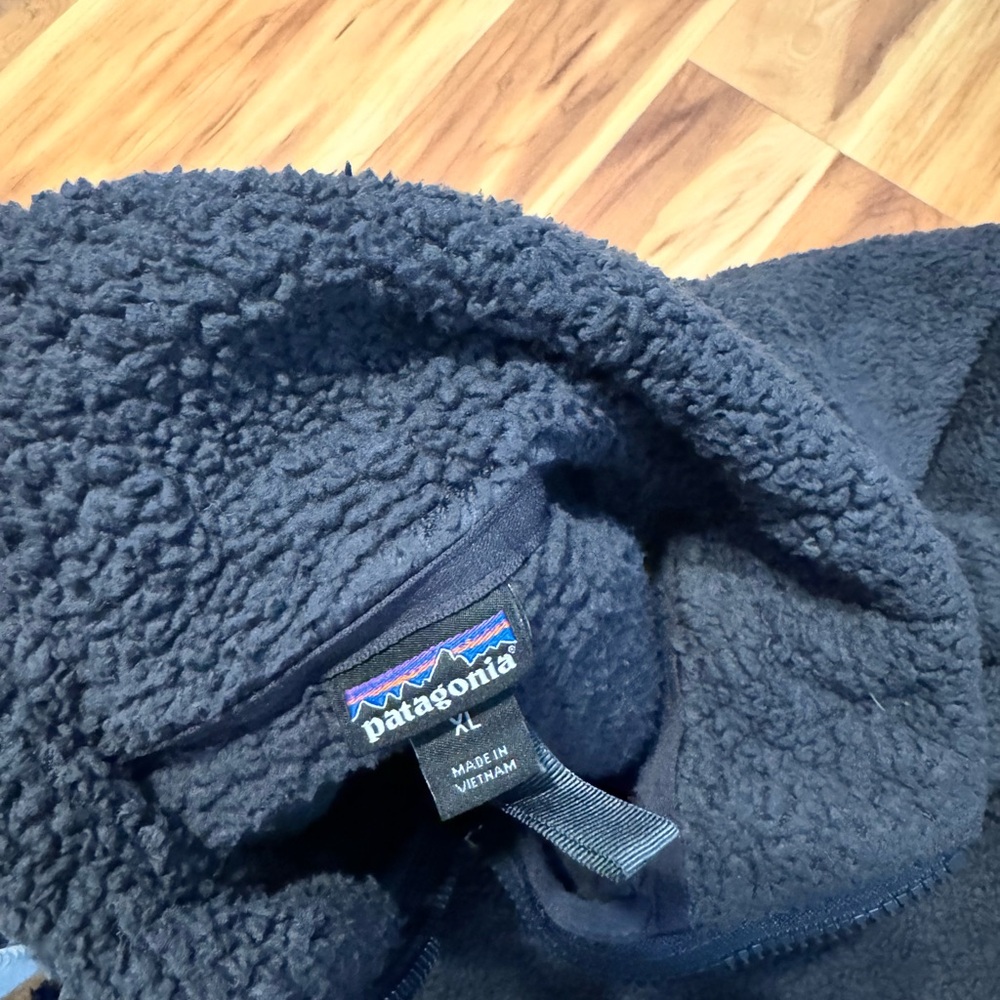 Patagonia | Woman’s Sherpa Quarter Zip - Picture 2 of 4